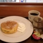 初めて入った都会のカフェで 思わずキョロキョロしてしまったワケ